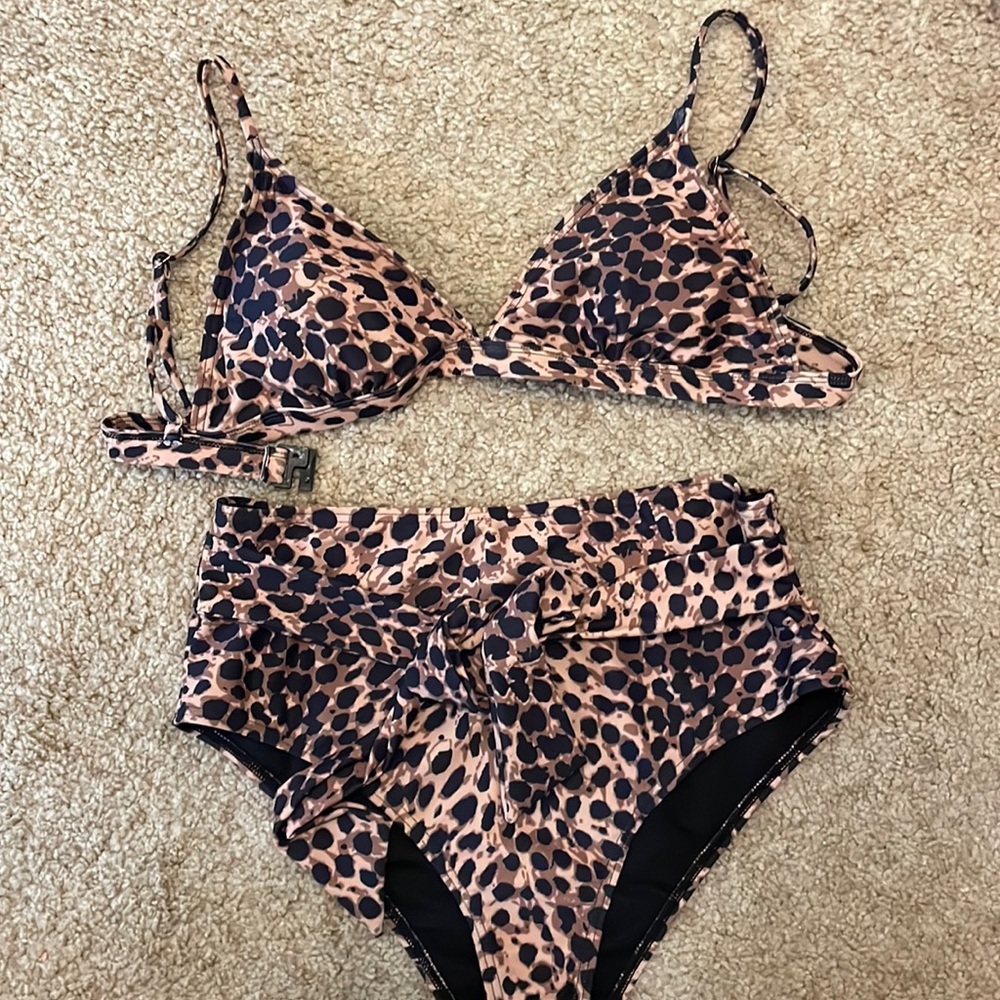 Pink lily bikini